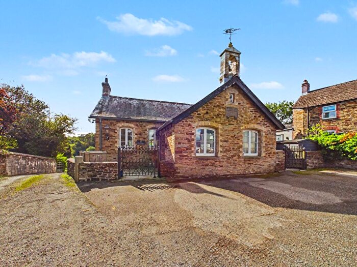 4 Bedroom Detached House For Sale In St. Pinnock, Liskeard, PL14