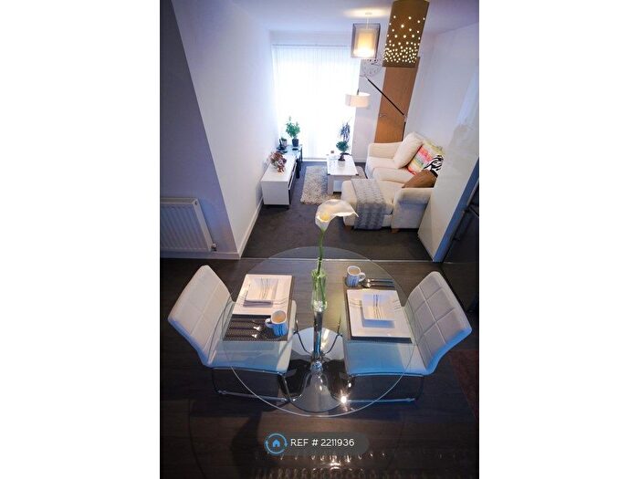 2 Bedroom Flat To Rent In Knostrop Quay, Hunslet, Leeds, LS10