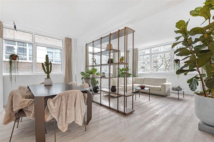 2 Bedroom Flat For Sale In Martha's Buildings, London, EC1V