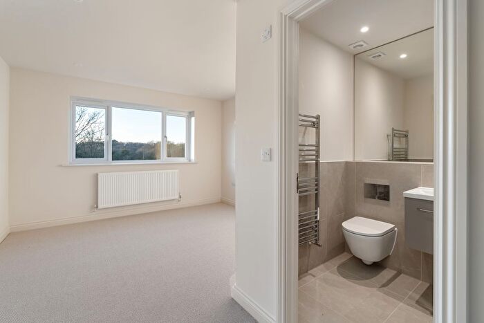 4 Bedroom Semi-Detached House To Rent In Lodge Road, Lymington, Hampshire, SO41
