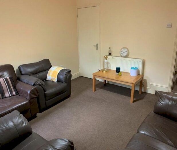 6 Bedroom Property To Rent In Alton Road, Birmingham, B29