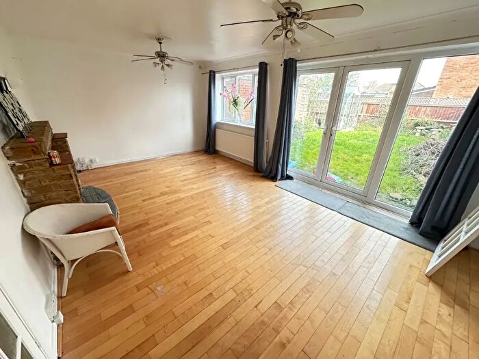 3 Bedroom Detached House To Rent In Ivinghoe View, Aylesbury, HP20