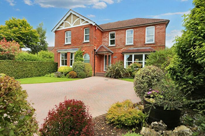 4 Bedroom Detached House For Sale In Rareridge Lane, Bishops Waltham, SO32