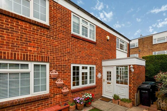 3 Bedroom Detached House To Rent In Swallowfields, Northfleet, Gravesend, Kent, DA11