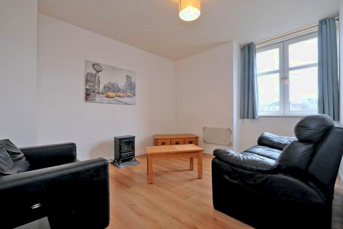 3 Bedroom Flat To Rent In Menzies Road, Torry, Aberdeen, AB11