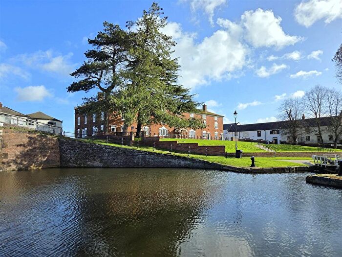 2 Bedroom Town House For Sale In The Tontine, Severn Side, Stourport-On-Severn, DY13