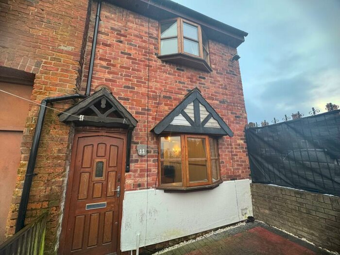 2 Bedroom Semi-Detached House To Rent In Charlotte Court, Eastwood, NG16