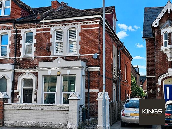5 Bedroom Maisonette For Sale In Victoria Road North, Southsea, PO5