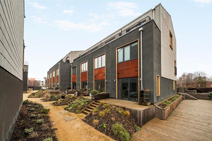 3 Bedroom Town House To Rent In Landing Place, Climate Innovation District, LS10