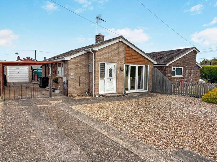 2 Bedroom Detached Bungalow For Sale In Clough Drive, Feltwell, IP26