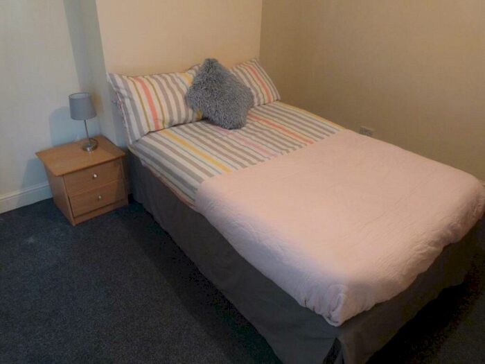 9 Bedroom House To Rent In St Helens Road, Ormskirk, L39