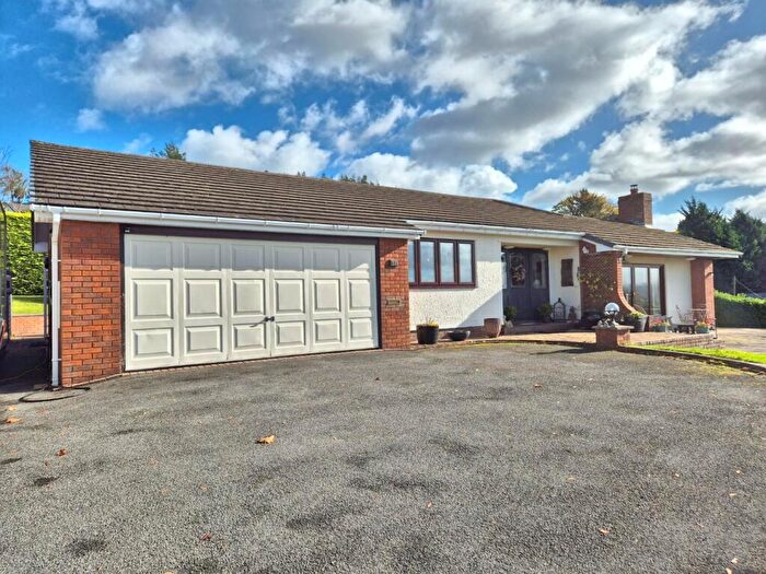 4 Bedroom Bungalow For Sale In Tan Y Bryn, Llanbedr Dyffryn Clwyd, Ruthin, LL15