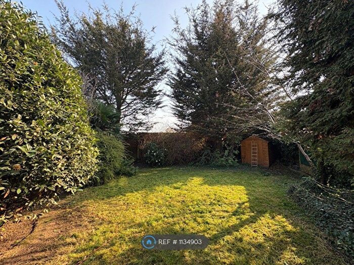 3 Bedroom Semi-Detached House To Rent In Brassie Avenue, London, W3