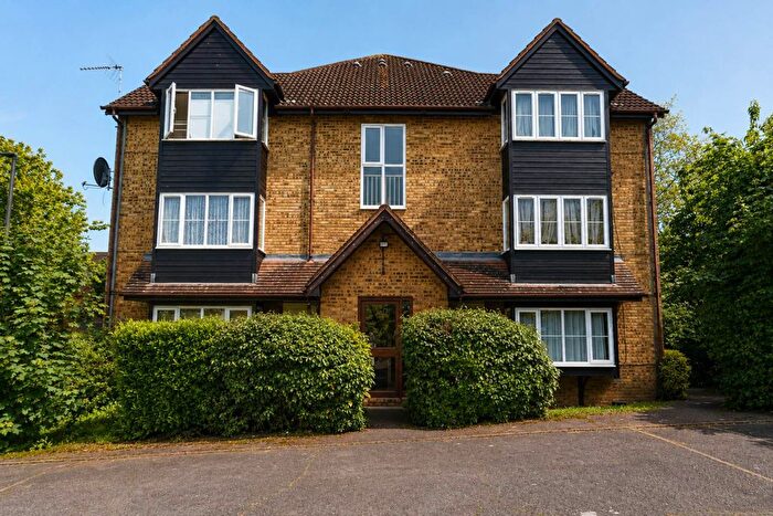1 Bedroom Flat For Sale In Cambrian Green, London, NW9