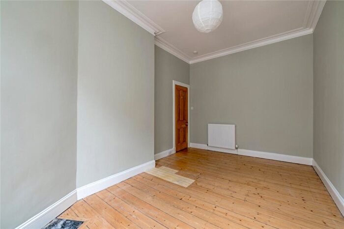 2 Bedroom Apartment To Rent In Easter Road, Edinburgh, Midlothian, EH6