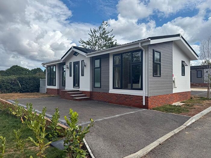 2 Bedroom Park Home For Sale In Labour In Vain Road, Wrotham, Sevenoaks, TN15
