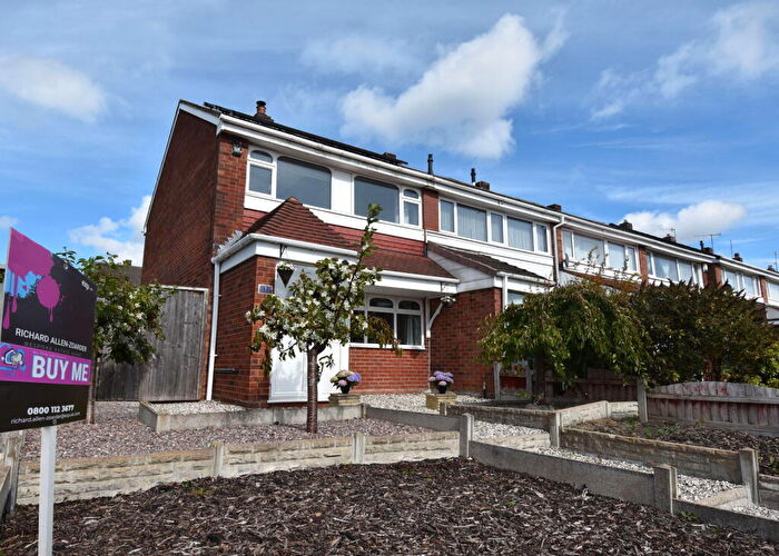 3 Bedroom End Of Terrace House For Sale In Winding Mill South, Brierley Hill, DY5