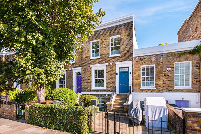 5 Bedroom Semi-Detached House To Rent In Ufton Road, De Beauvoir, N1