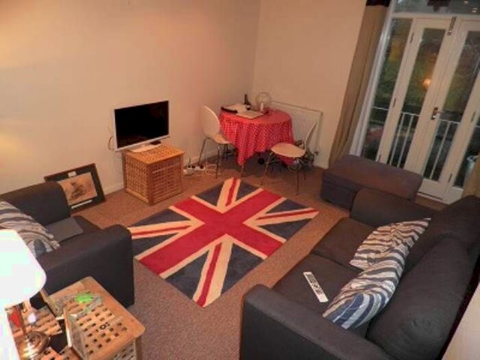 2 Bedroom Flat To Rent In Goose Street, Beckington, Nr Frome, BA11