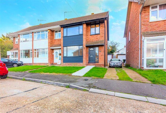 3 Bedroom Semi-Detached House To Rent In Tern Way, Brentwood, Essex, CM14