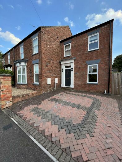 4 Bedroom Semi-Detached House To Rent In Croft Street, Horncastle, LN9
