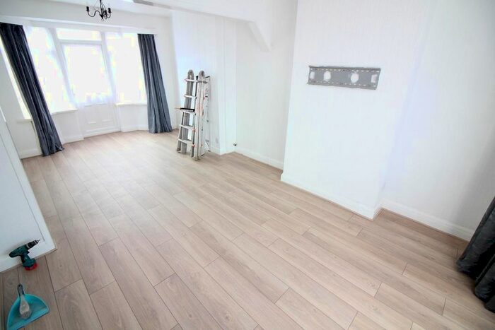 3 Bedroom End Terrace House To Rent In Rosecroft Road, Southall, UB1