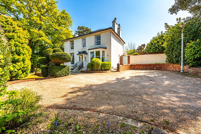 4 Bedroom Detached House For Sale In West End Road, West End, Southampton, SO30
