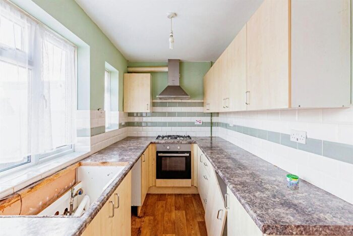 2 Bedroom Terraced House For Sale In Gladstone Road, Northampton, NN5