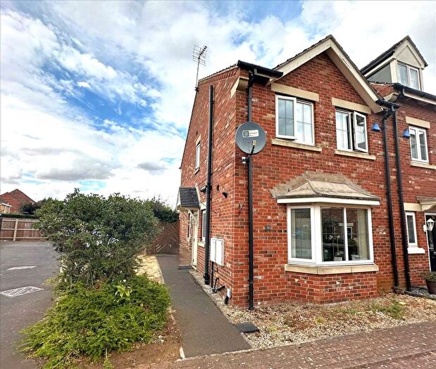 3 Bedroom Semi-Detached House For Sale In Mulberry Gardens, Scunthorpe, DN16