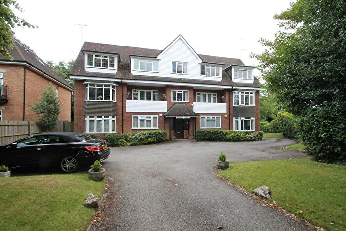 2 Bedroom Flat To Rent In High Road, Bushey Heath, Bushey, WD23