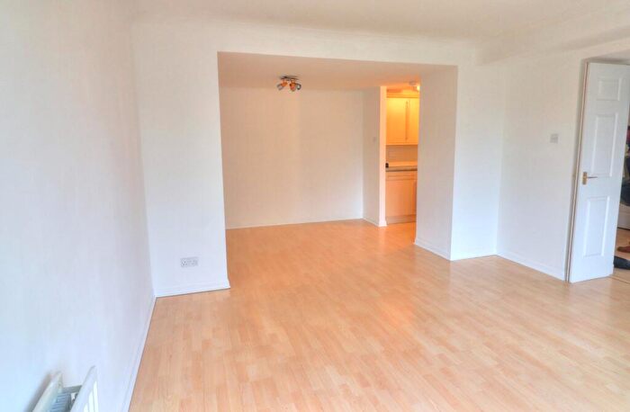 2 Bedroom Flat For Sale In Couper Street, Glasgow, G4