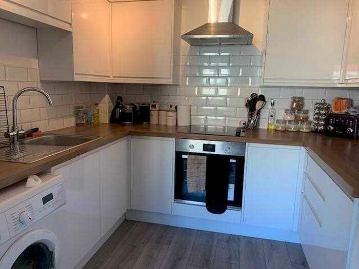 2 Bedroom Apartment To Rent In Barbara Court, Bristol, BS3
