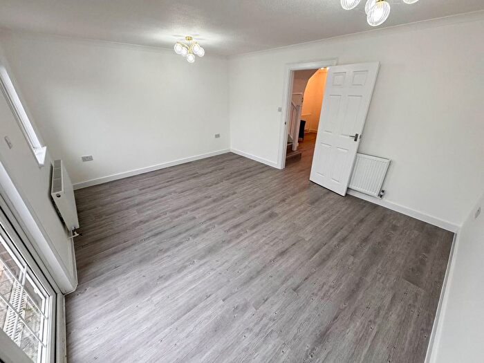 3 Bedroom Terraced House To Rent In Sycamore Field, Harlow, CM19