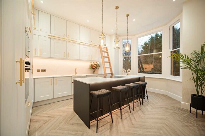 3 Bedroom Apartment To Rent In Magdala Road, Nottingham, NG3