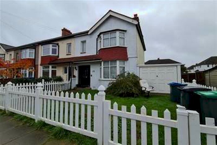 3 Bedroom House To Rent In Tolworth, KT6