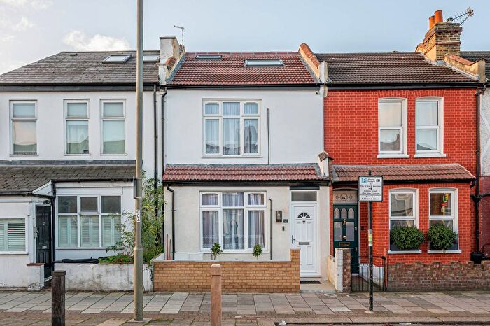 4 Bedroom Terraced House For Sale In Blackshaw Road, Tooting, London, SW17