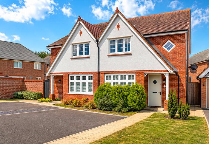 3 Bedroom Semi-Detached House For Sale In Swallow Mead, Caddington, Luton, Bedfordshire, LU1