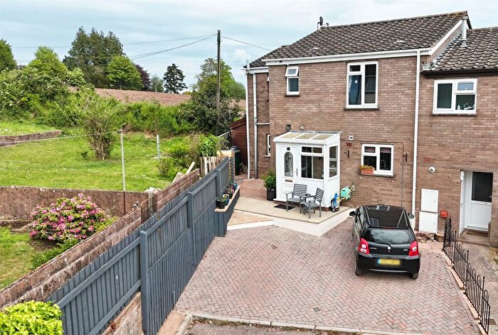 4 Bedroom Property For Sale In Highland Terrace, Uffculme, Cullompton, EX15