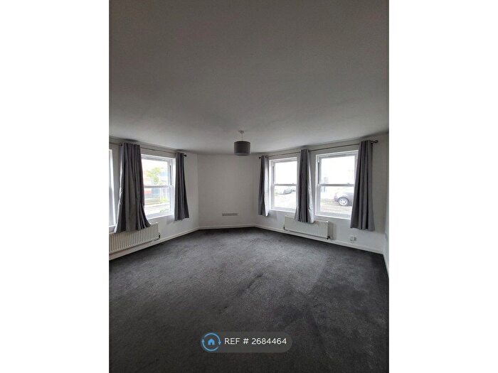 2 Bedroom Flat To Rent In Baker Street, Weston-Super-Mare, BS23