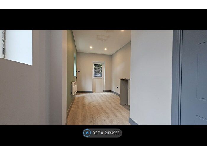 Studio To Rent In Streatham Vale, London, SW16