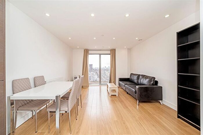 1 Bedroom Flat For Sale In Christian Street, Whitechapel, E1