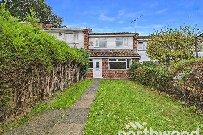 3 Bedroom Terraced House For Sale In Rylands Road, Kennington, Ashford, TN24