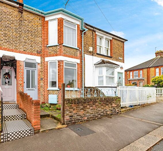 3 Bedroom Terraced House For Sale In Field Road, Watford, WD19