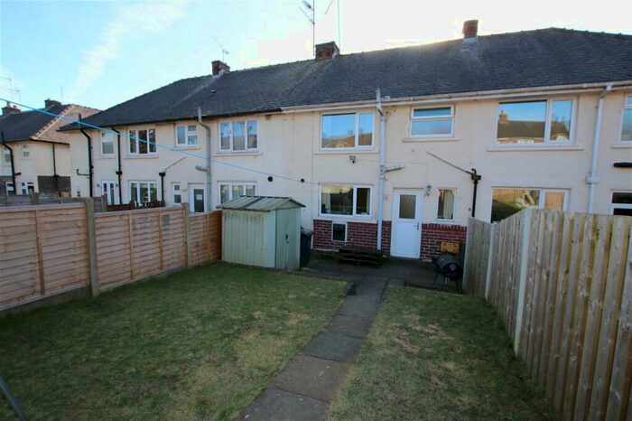 3 Bedroom Town House For Sale In Royd Avenue, Millhouse Green, Sheffield, S36