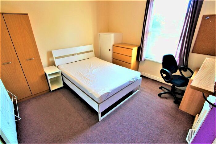 3 Bedroom End Of Terrace House To Rent In Carmelite Road, Coventry, CV1