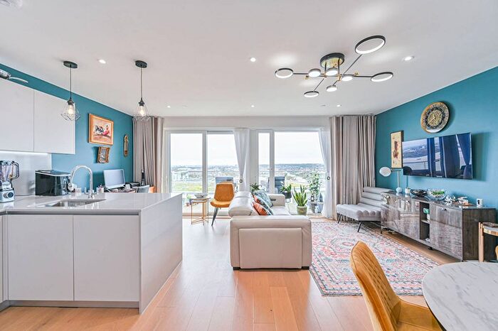 2 Bedroom Flat For Sale In Duke Of Wellington Avenue, Woolwich Riverside, London, SE18