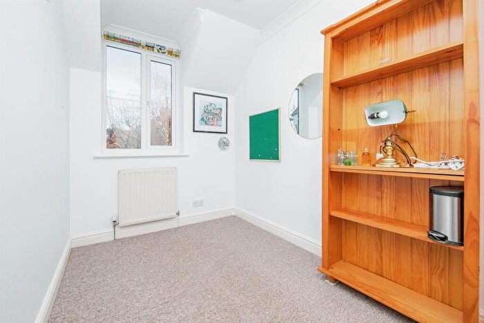2 Bedroom End Of Terrace House For Sale In Meadow Lane, Sudbury, CO10