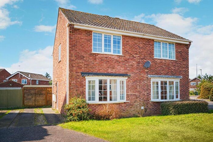2 Bedroom Semi Detached House For Sale In Diseworth Close, Chellaston, Derby, DE73