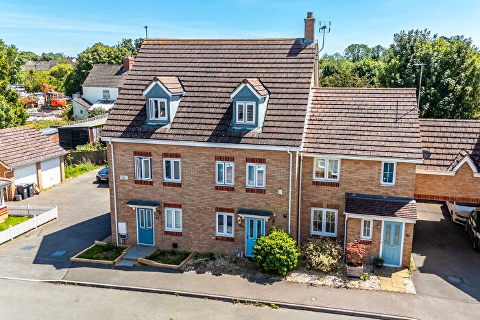 4 Bedroom Town House For Sale In Regency Court, Rushden, NN10