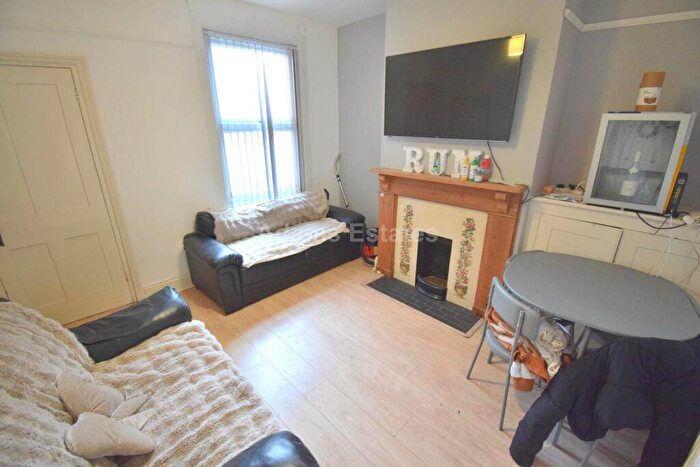 6 Bedroom Terraced House To Rent In Donnington Road, Reading, RG1